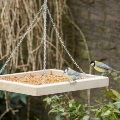 Hängender Futtertisch